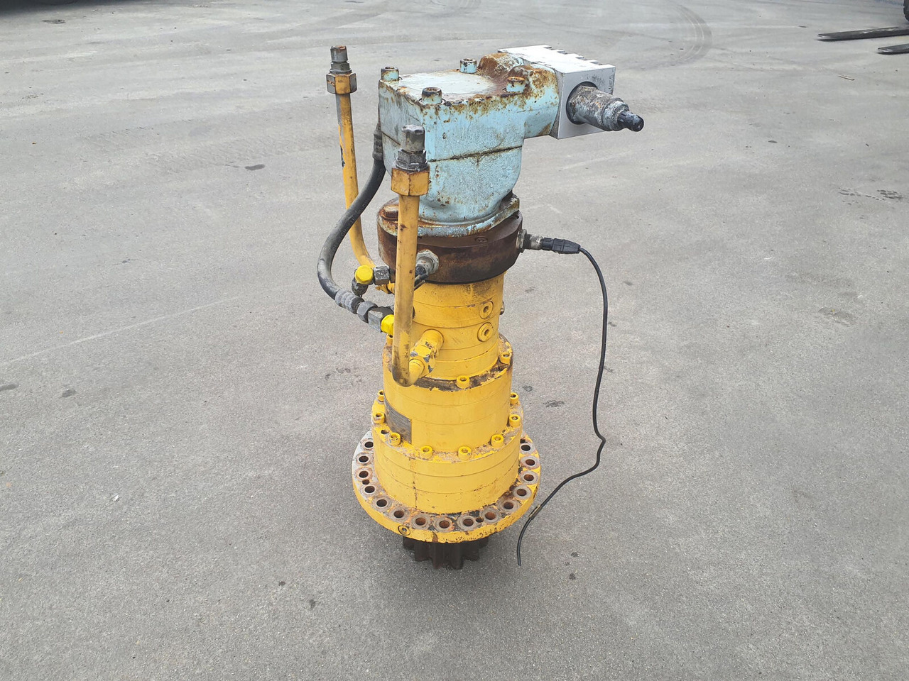 Liebherr LTM 1060-2 Slewing gear - Swing motor for Mobile crane: picture 1 Liebherr LTM 1060-2 Slewing gear - Swing motor for Mobile crane: picture 1