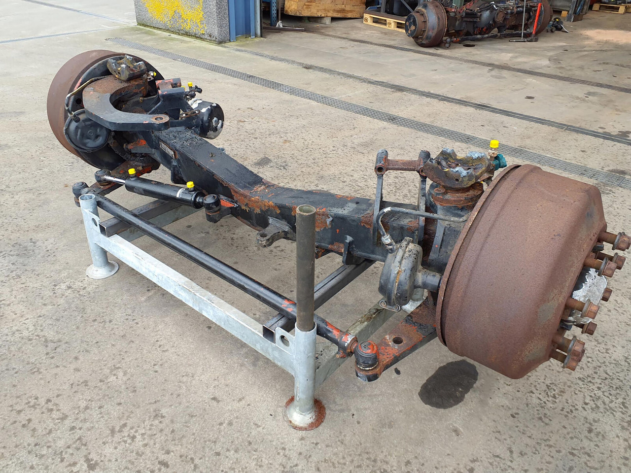 Liebherr LTM 1060-2 axle 2 - Axle and parts for Mobile crane: picture 2 Liebherr LTM 1060-2 axle 2 - Axle and parts for Mobile crane: picture 2