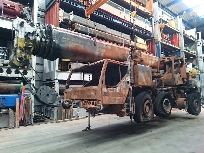 Liebherr LTM 1060-2 for parts - All terrain crane: picture 2 Liebherr LTM 1060-2 for parts - All terrain crane: picture 2
