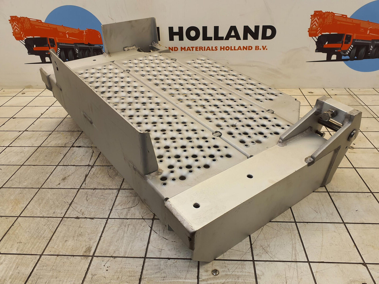 Liebherr LTM 1160-5.2 pedestal 75X806X440 - Footstep for Mobile crane: picture 4 Liebherr LTM 1160-5.2 pedestal 75X806X440 - Footstep for Mobile crane: picture 4