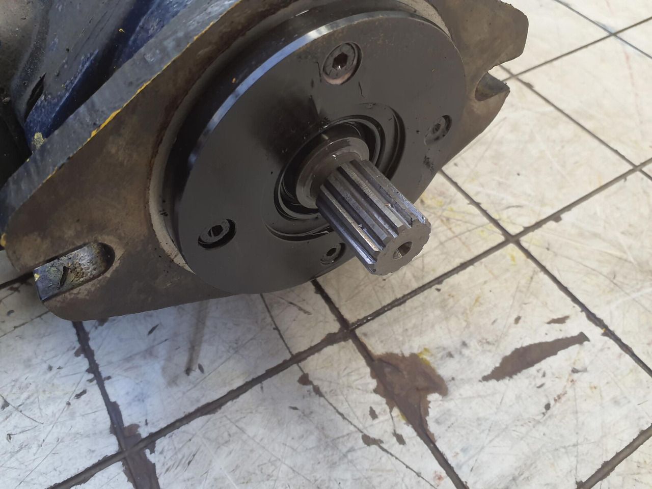 Liebherr LTM 1300 two stage pump 10280194 - Hydraulic pump for Mobile crane: picture 5 Liebherr LTM 1300 two stage pump 10280194 - Hydraulic pump for Mobile crane: picture 5