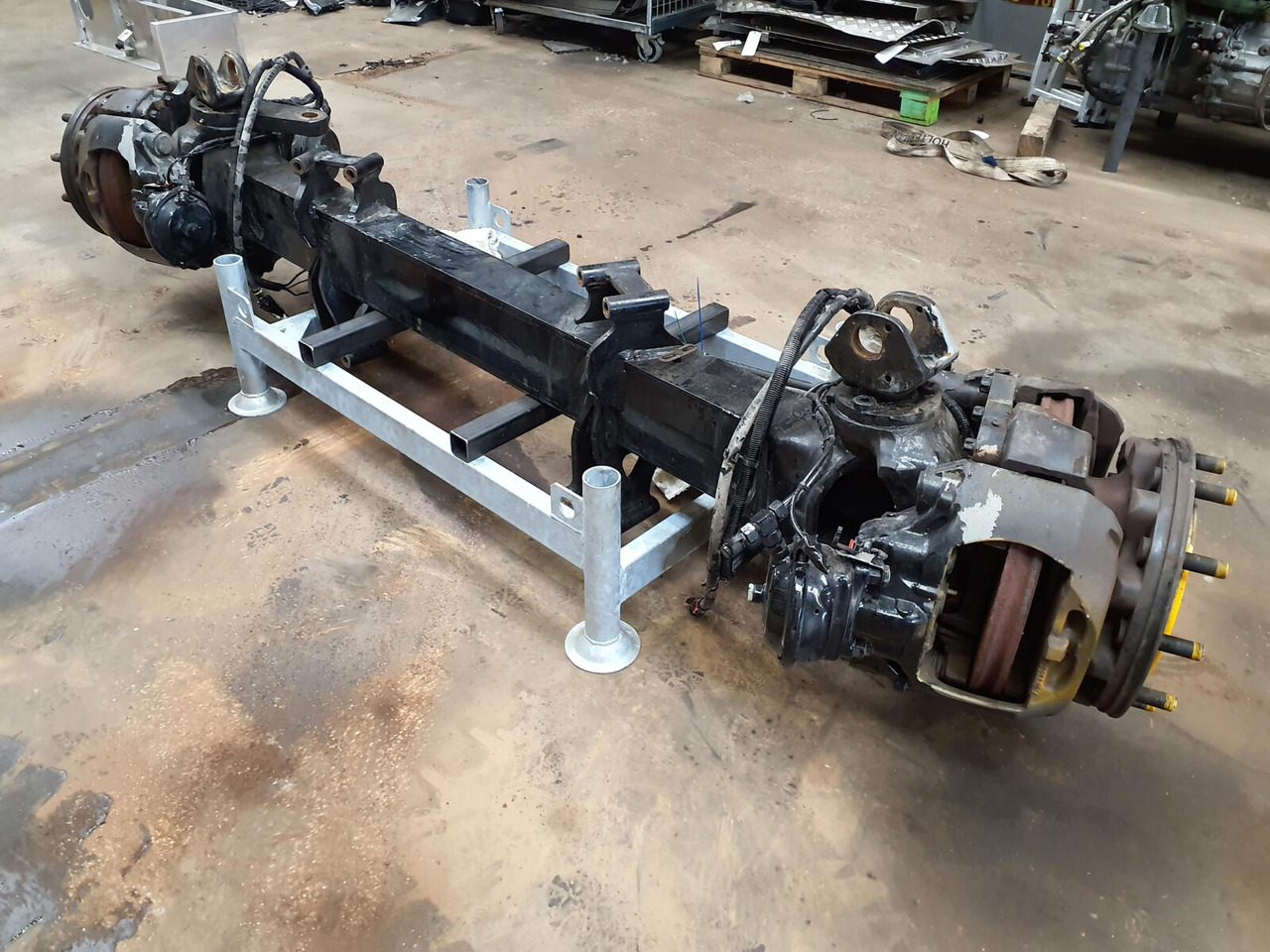 Liebherr LTM 1750-9.1 axle 1 - Axle and parts for Mobile crane: picture 2 Liebherr LTM 1750-9.1 axle 1 - Axle and parts for Mobile crane: picture 2
