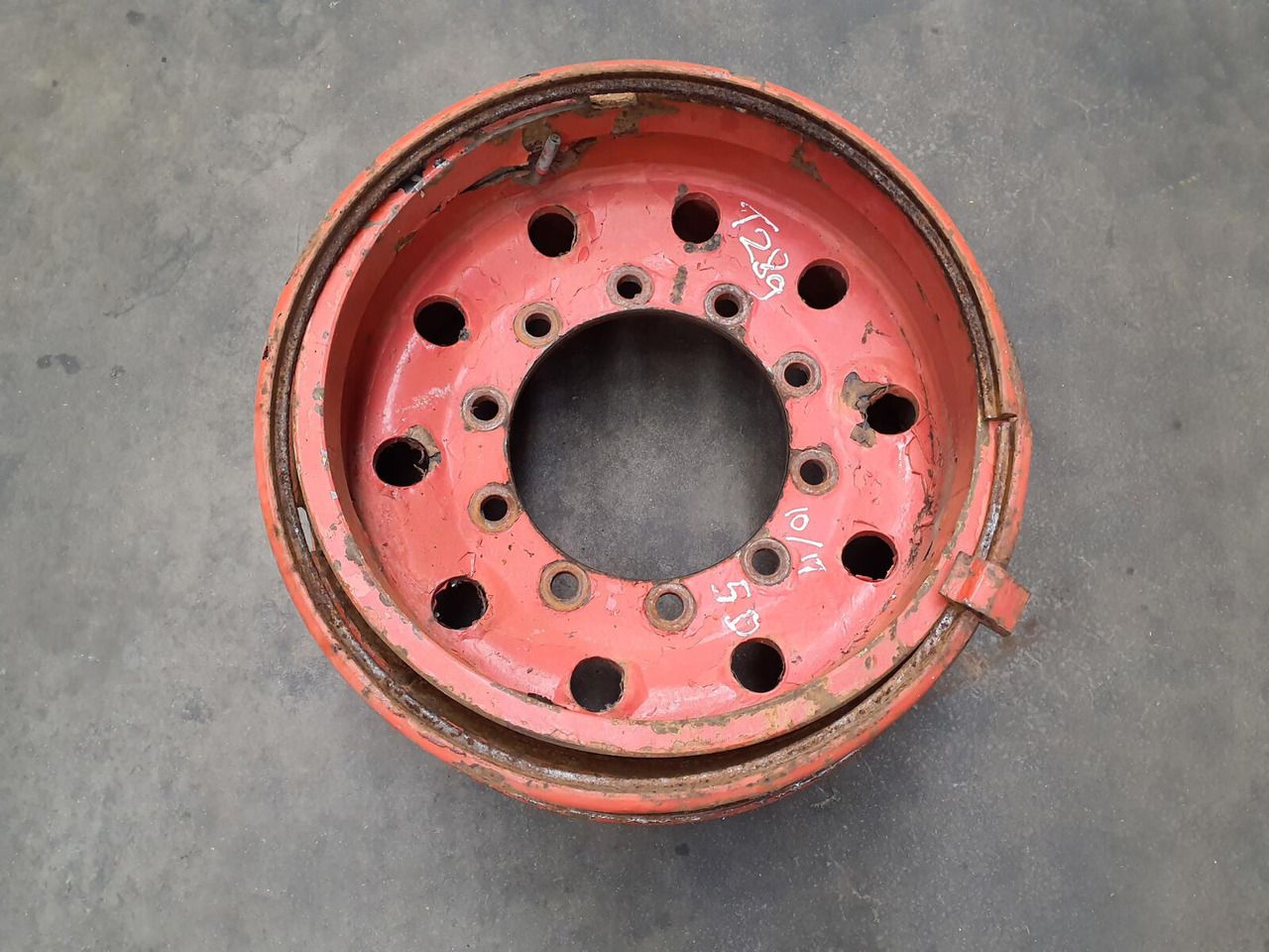 Liebherr Rim 445/95R25 10 17 5p - Rim for Crane: picture 2 Liebherr Rim 445/95R25 10 17 5p - Rim for Crane: picture 2