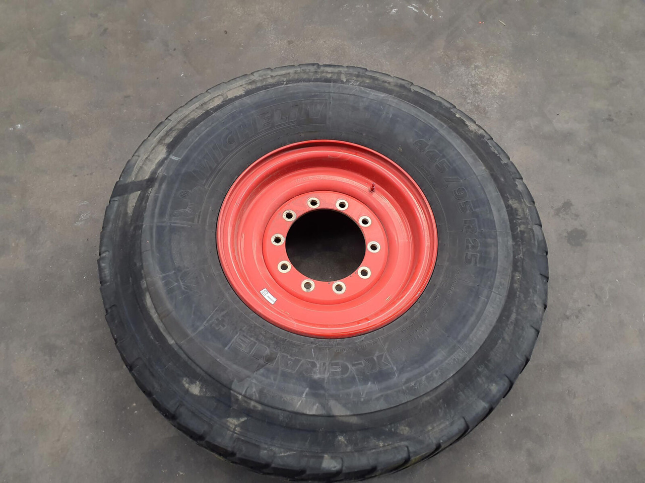 Michelin Wheel 445/95R25 10 12 1p - Wheel and tire package for Crane: picture 2 Michelin Wheel 445/95R25 10 12 1p - Wheel and tire package for Crane: picture 2
