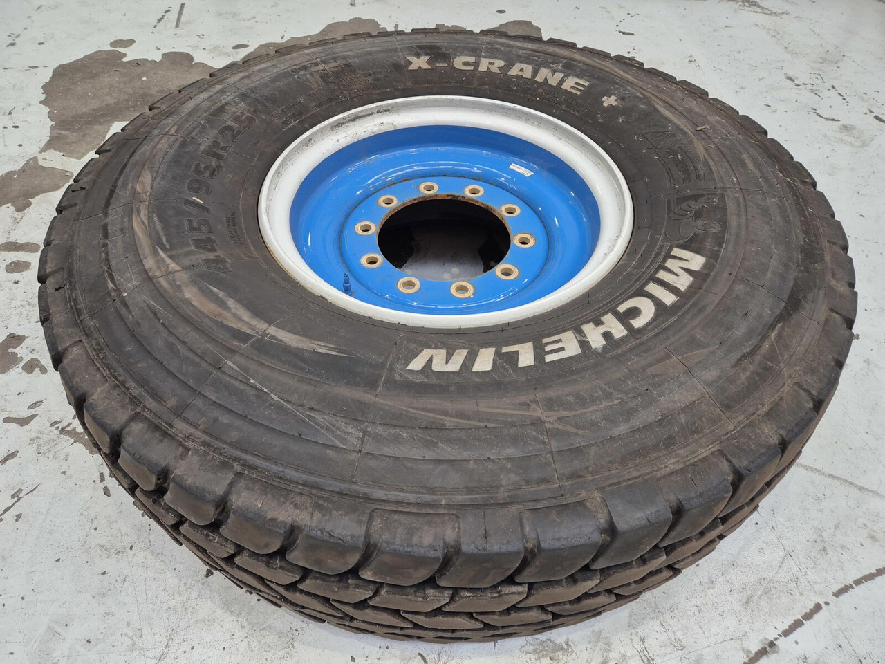 Michelin Wheel 445/95R25 10 12 1p - Wheel and tire package for Crane: picture 1 Michelin Wheel 445/95R25 10 12 1p - Wheel and tire package for Crane: picture 1