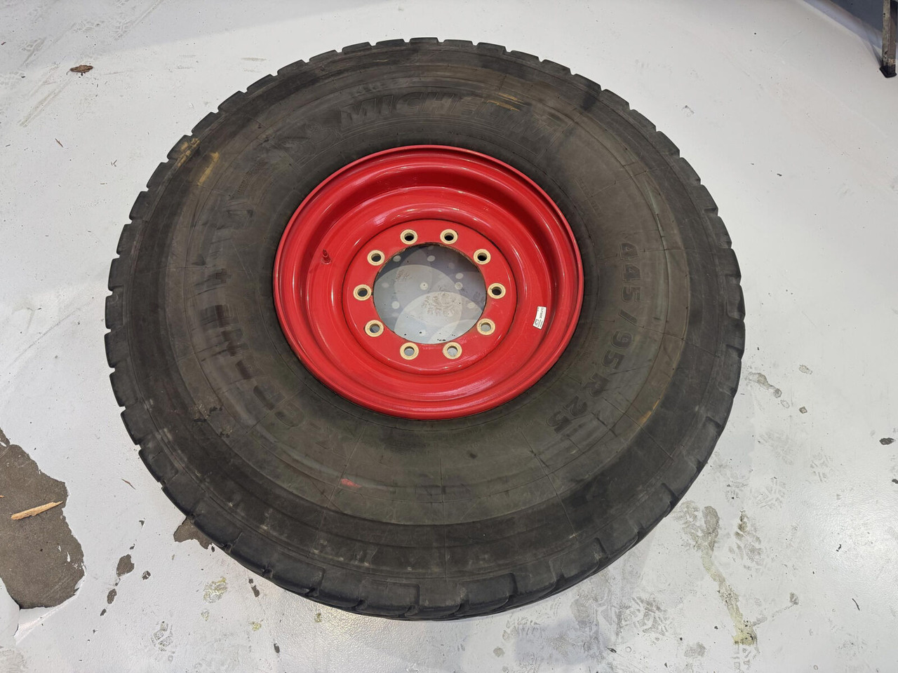 Michelin Wheel 445/95R25 10 12 1p - Wheel and tire package for Crane: picture 1 Michelin Wheel 445/95R25 10 12 1p - Wheel and tire package for Crane: picture 1