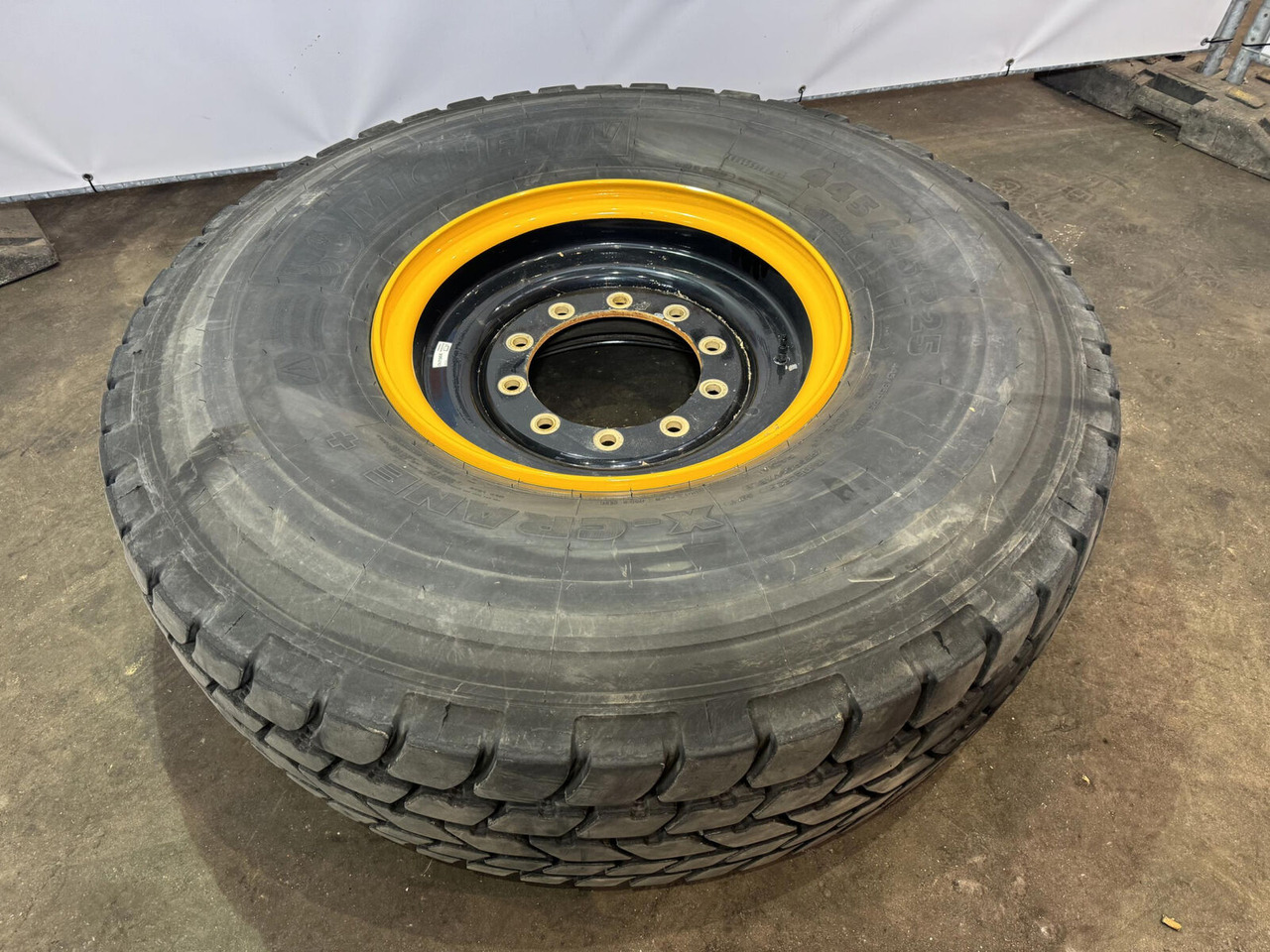 Michelin Wheel 445/95R25 10 12.3 1p - Wheel and tire package for Crane: picture 2 Michelin Wheel 445/95R25 10 12.3 1p - Wheel and tire package for Crane: picture 2