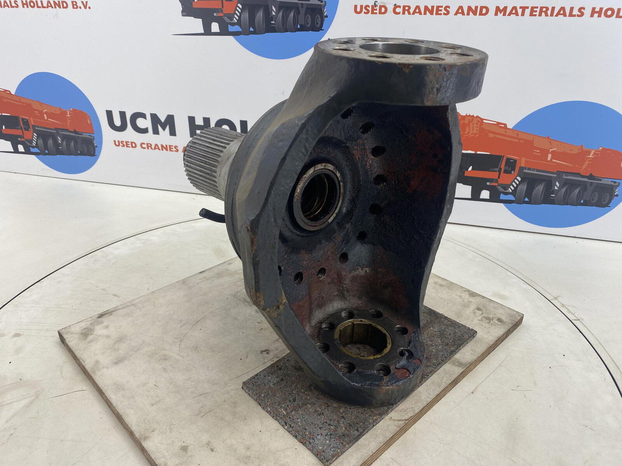 PPM 250 ATT Steering knuckle 16 holes axle 1 - Steering knuckle for Mobile crane: picture 4 PPM 250 ATT Steering knuckle 16 holes axle 1 - Steering knuckle for Mobile crane: picture 4