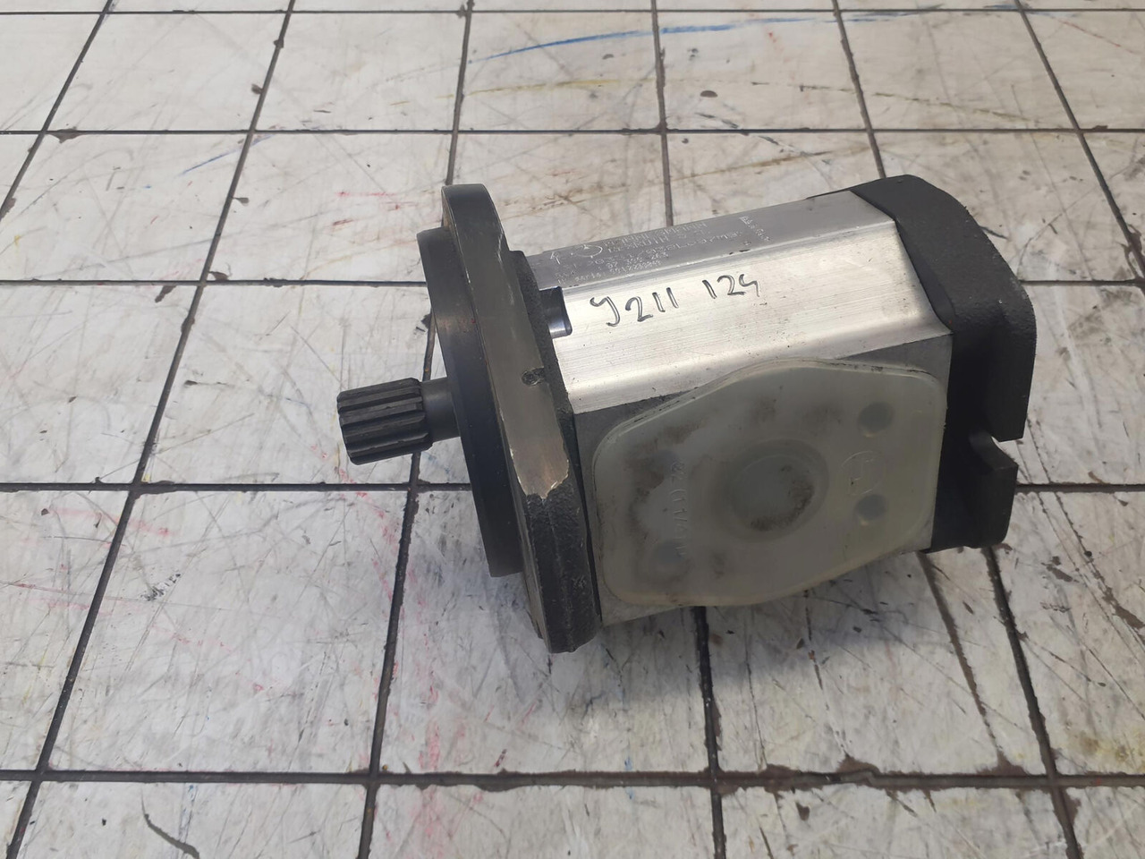 Rexroth Mannesmann Rexroth gear pump - Hydraulic pump for Crane: picture 1 Rexroth Mannesmann Rexroth gear pump - Hydraulic pump for Crane: picture 1