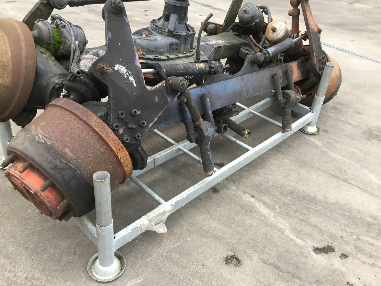 Spierings SK 377 axle 2 - Axle and parts for Mobile crane: picture 1 Spierings SK 377 axle 2 - Axle and parts for Mobile crane: picture 1