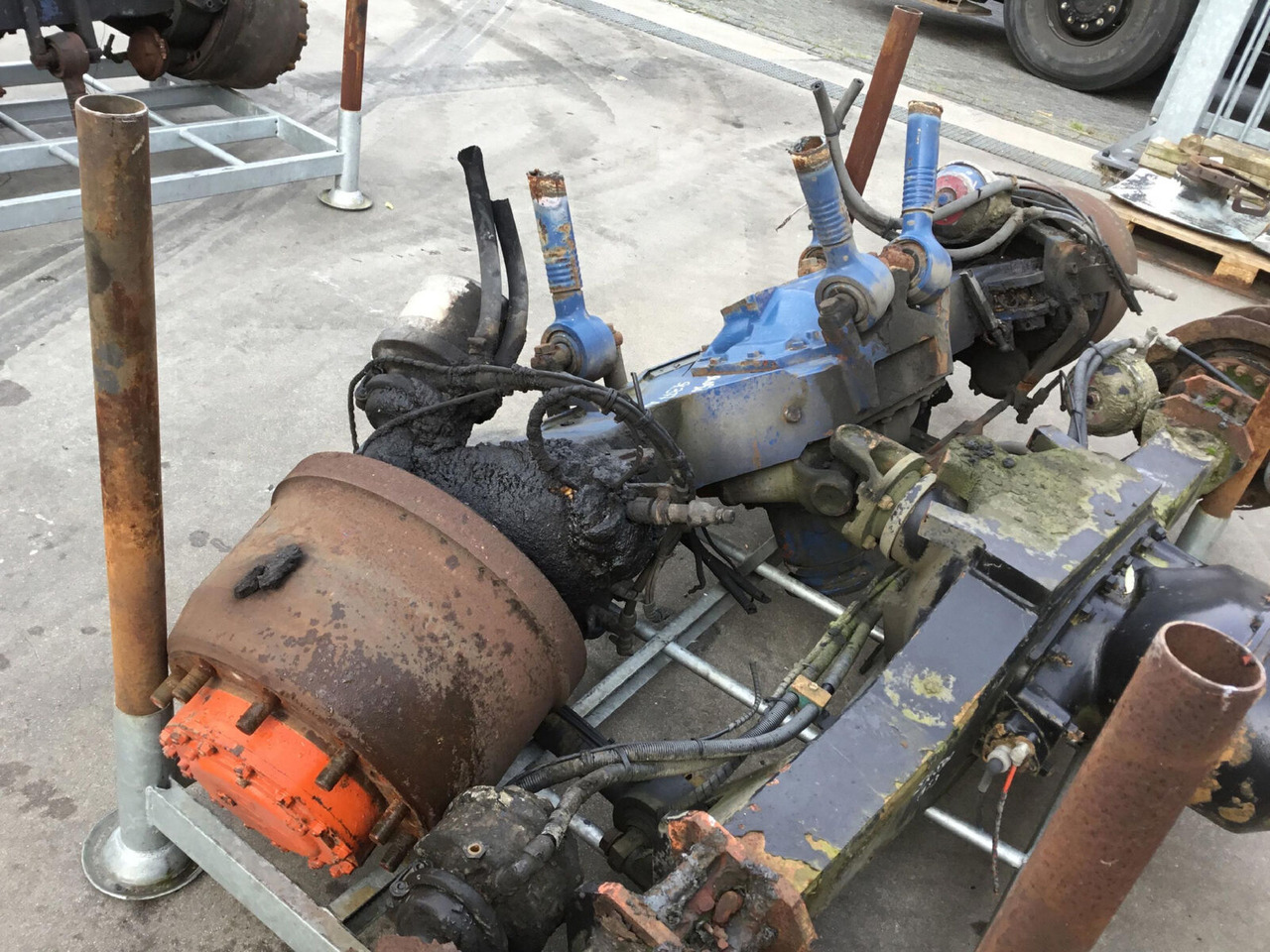 Spierings SK 377 axle 3 - Axle and parts for Mobile crane: picture 3 Spierings SK 377 axle 3 - Axle and parts for Mobile crane: picture 3