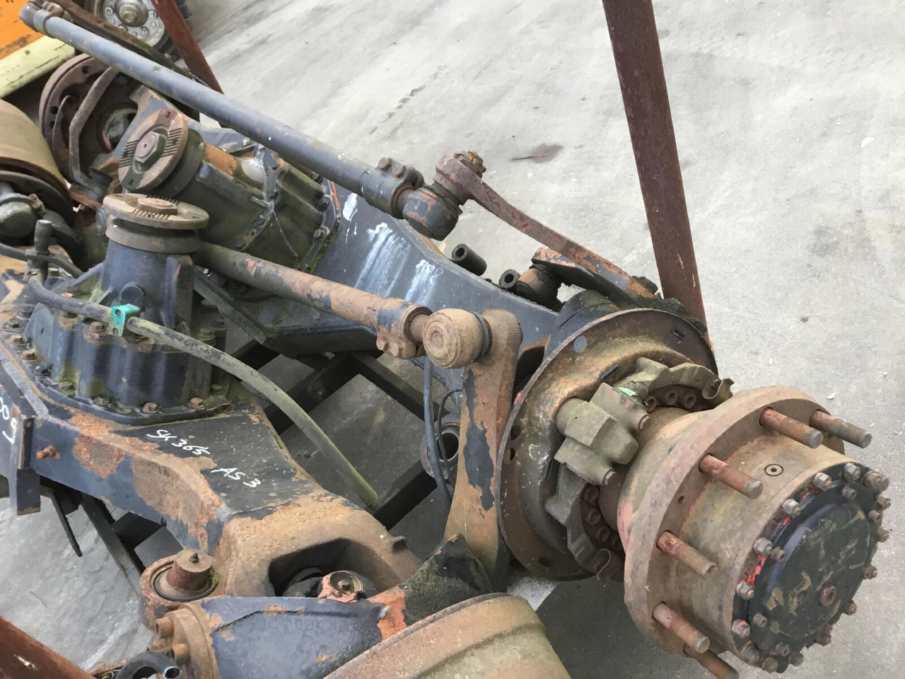 Spierings SK 477 axle 2 - Axle and parts for Mobile crane: picture 3 Spierings SK 477 axle 2 - Axle and parts for Mobile crane: picture 3