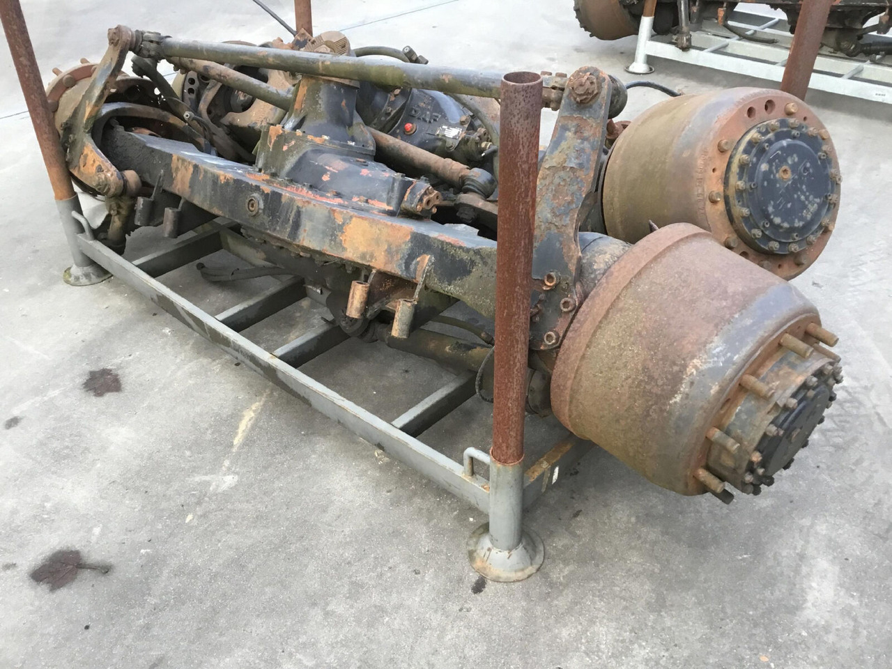 Spierings SK 477 axle 2 - Axle and parts for Mobile crane: picture 1 Spierings SK 477 axle 2 - Axle and parts for Mobile crane: picture 1