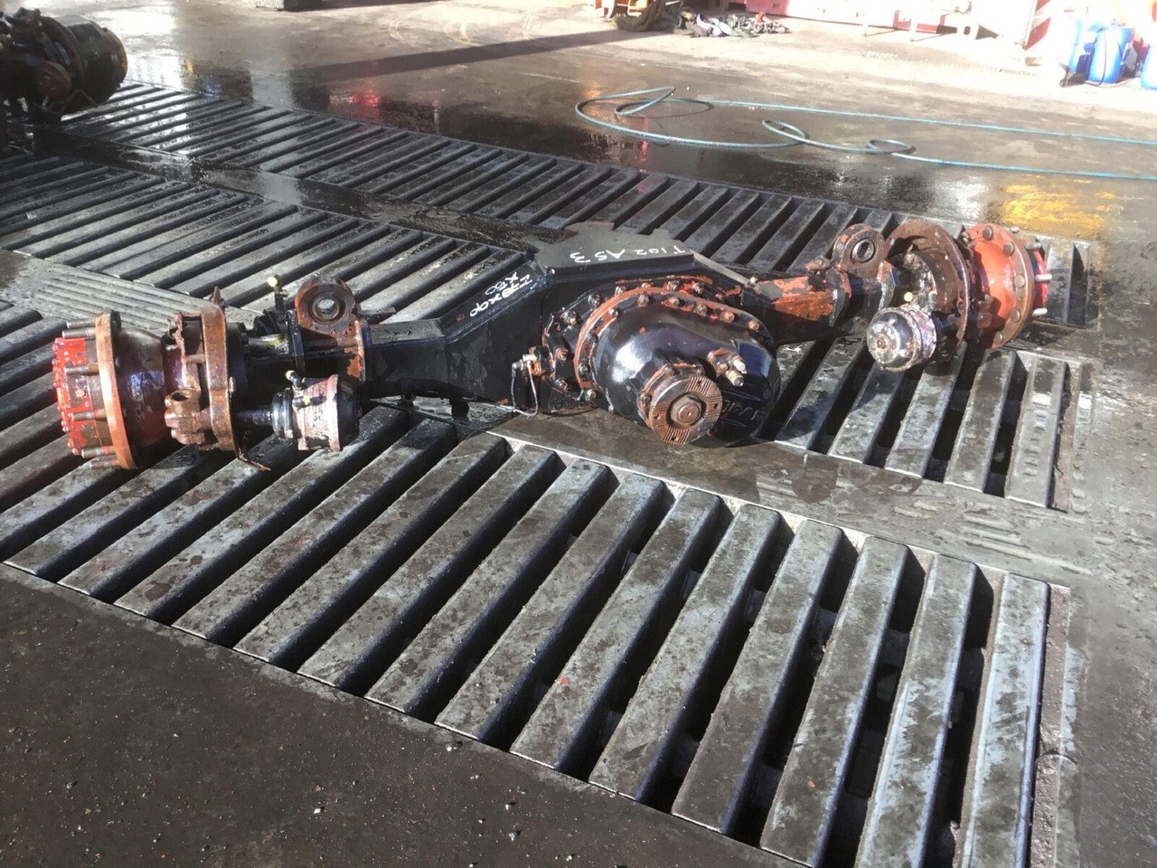 Spierings SK 477 axle 3 - Axle and parts for Mobile crane: picture 1 Spierings SK 477 axle 3 - Axle and parts for Mobile crane: picture 1