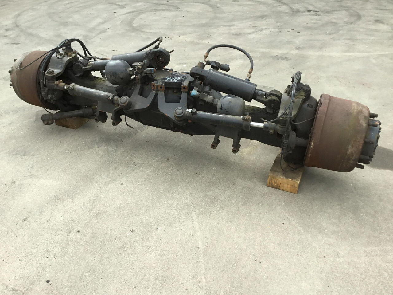 Spierings SK 477 axle 4 - Axle and parts for Mobile crane: picture 1 Spierings SK 477 axle 4 - Axle and parts for Mobile crane: picture 1