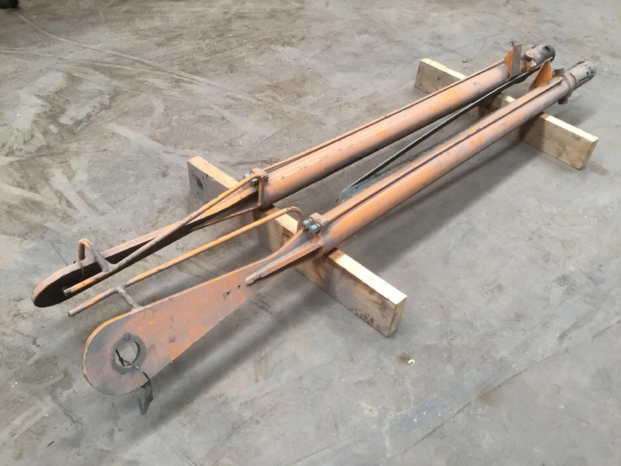 Spierings SK 488 AT4 boom cylinder set - Hydraulic cylinder for Tower crane: picture 1 Spierings SK 488 AT4 boom cylinder set - Hydraulic cylinder for Tower crane: picture 1