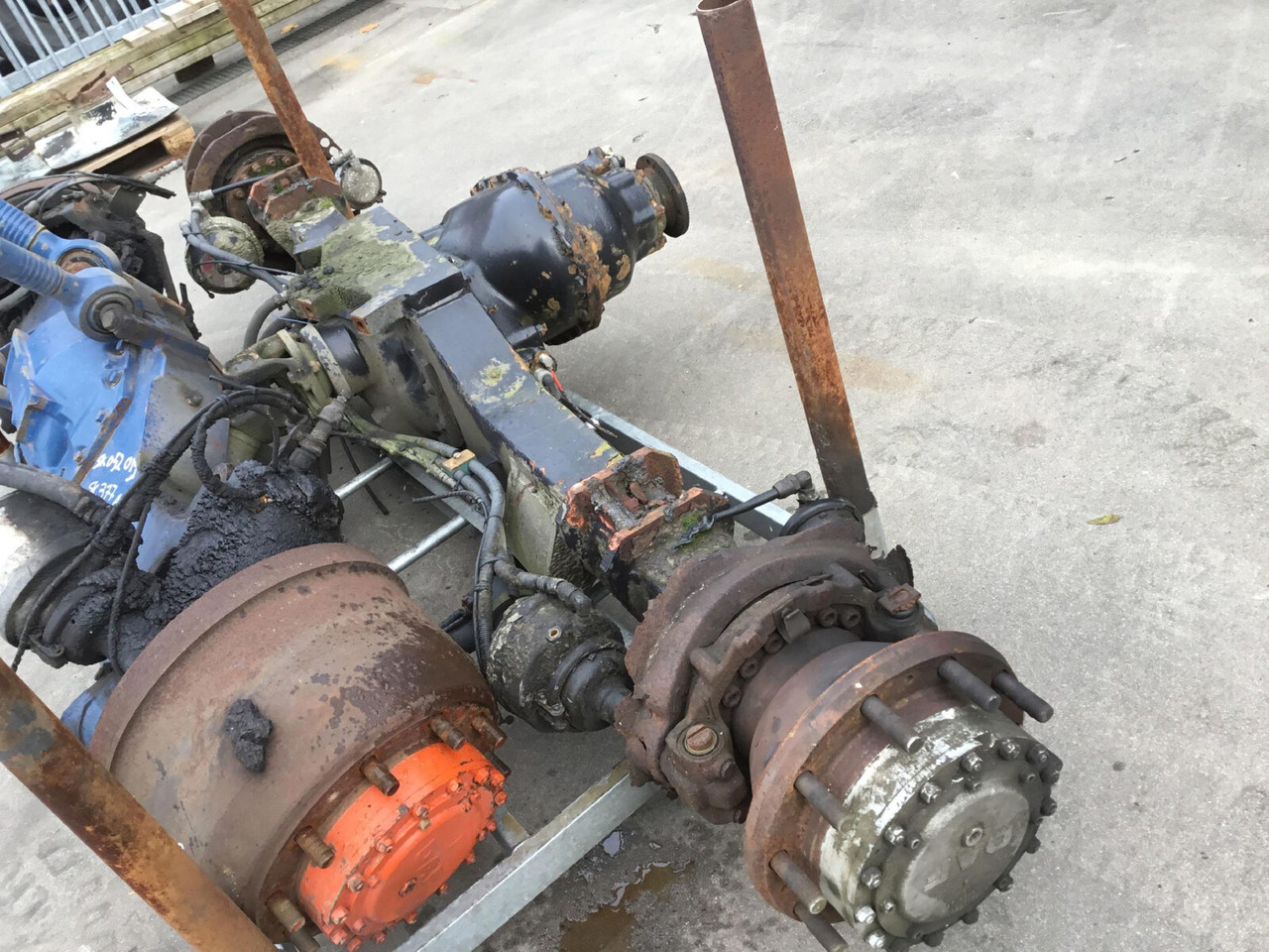 Spierings SK 598 axle 3 - Axle and parts for Mobile crane: picture 3 Spierings SK 598 axle 3 - Axle and parts for Mobile crane: picture 3