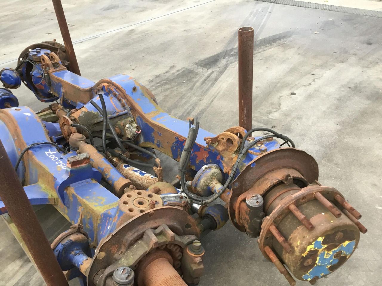 Spierings SK 599 AT 5 axle 5 - Axle and parts for Mobile crane: picture 4 Spierings SK 599 AT 5 axle 5 - Axle and parts for Mobile crane: picture 4