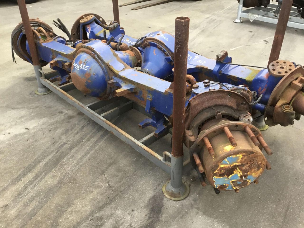 Spierings SK 599 AT 5 axle 5 - Axle and parts for Mobile crane: picture 2 Spierings SK 599 AT 5 axle 5 - Axle and parts for Mobile crane: picture 2