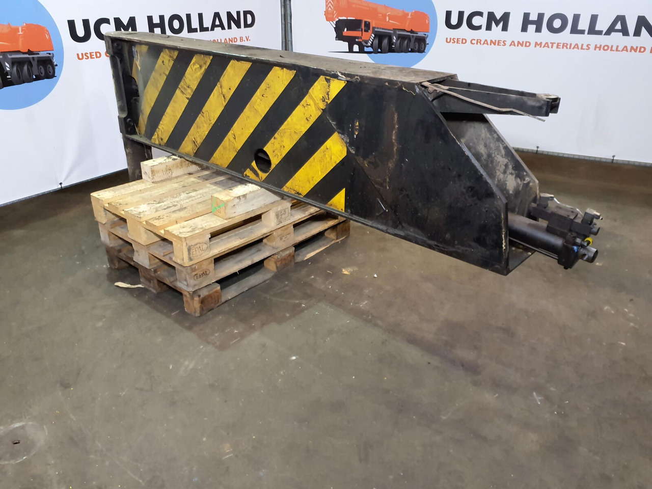 Terex AC 100 outrigger beam complete rear - Suspension for Mobile crane: picture 3 Terex AC 100 outrigger beam complete rear - Suspension for Mobile crane: picture 3