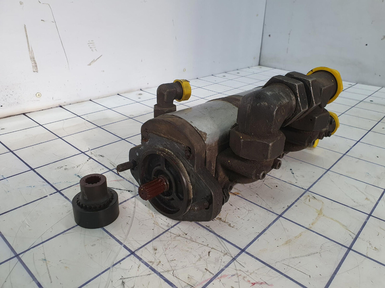 Terex AC 205 3 way gear pump - Hydraulic pump for Mobile crane: picture 4 Terex AC 205 3 way gear pump - Hydraulic pump for Mobile crane: picture 4