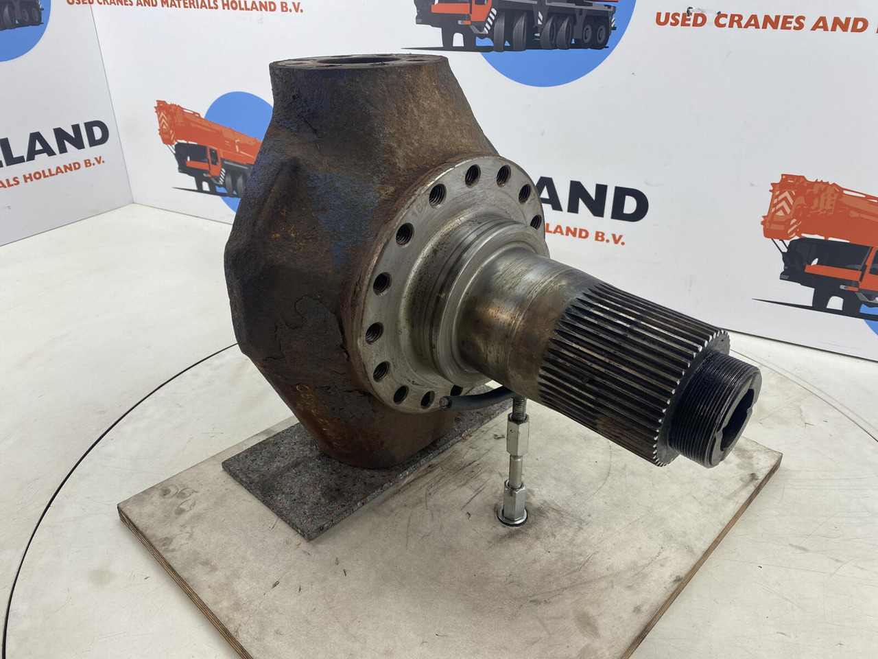 Terex AC 205 Steering knuckle 16 holes - Steering knuckle for Mobile crane: picture 3 Terex AC 205 Steering knuckle 16 holes - Steering knuckle for Mobile crane: picture 3