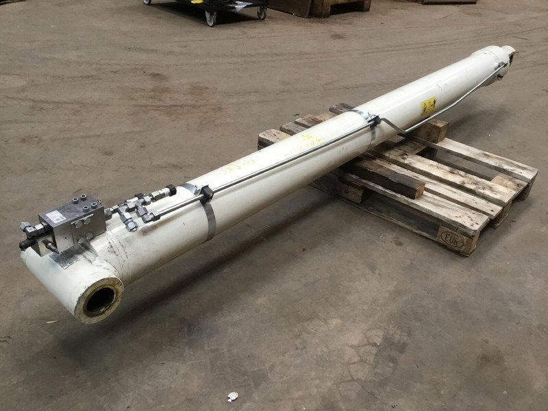 Terex Terex AC 40L-2 Boom cylinder - Hydraulic cylinder for Crane: picture 4 Terex Terex AC 40L-2 Boom cylinder - Hydraulic cylinder for Crane: picture 4