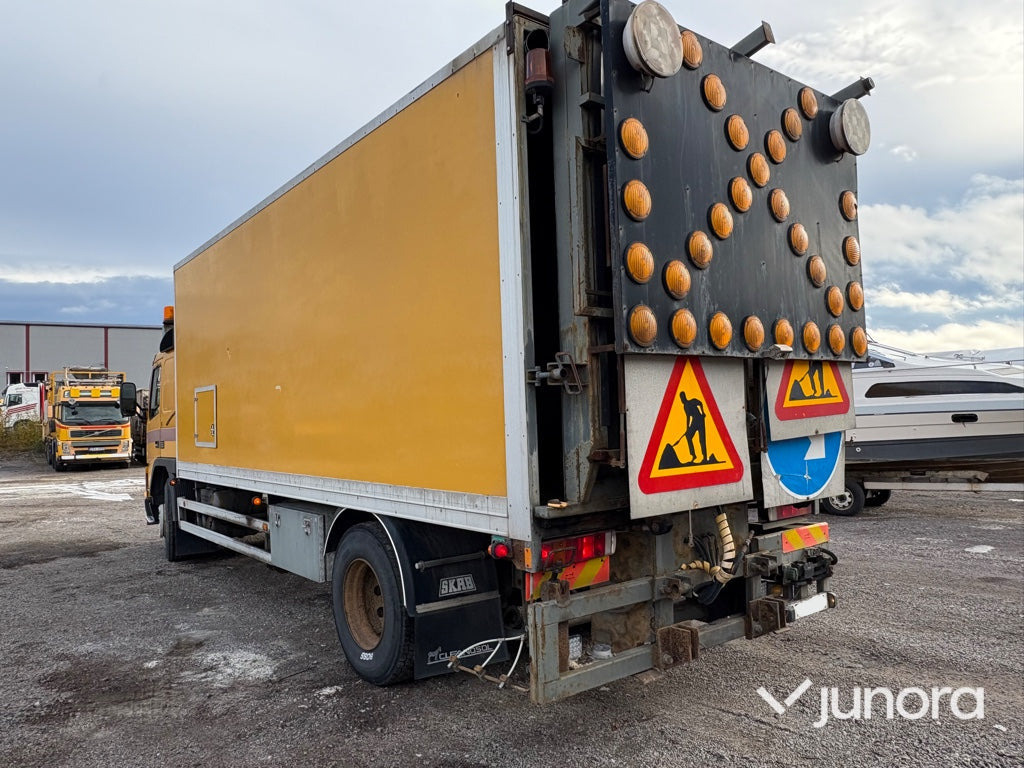 Lastbil - Volvo FM7 4X2 - Box truck: picture 3 Lastbil - Volvo FM7 4X2 - Box truck: picture 3
