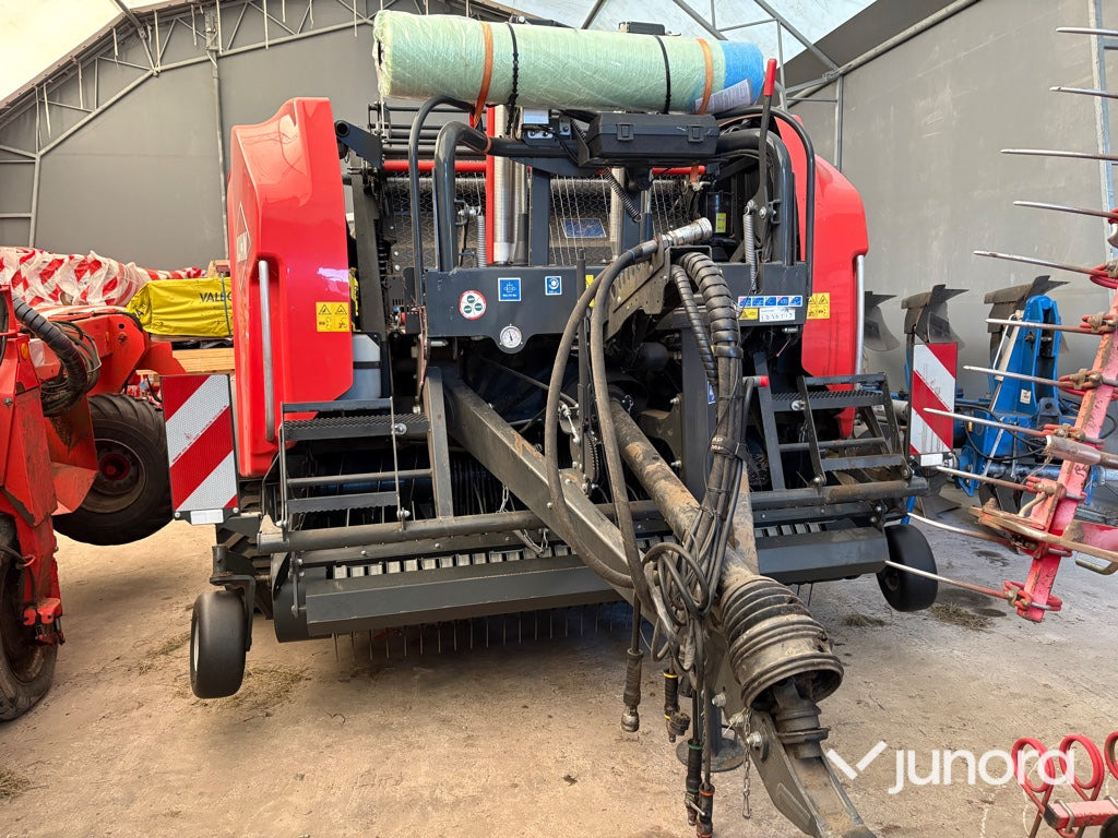 Rundbalspress & Inplastare - Kuhn FBP 3135 Intelliwrap - Round baler, Bale wrapper: picture 3 Rundbalspress & Inplastare - Kuhn FBP 3135 Intelliwrap - Round baler, Bale wrapper: picture 3