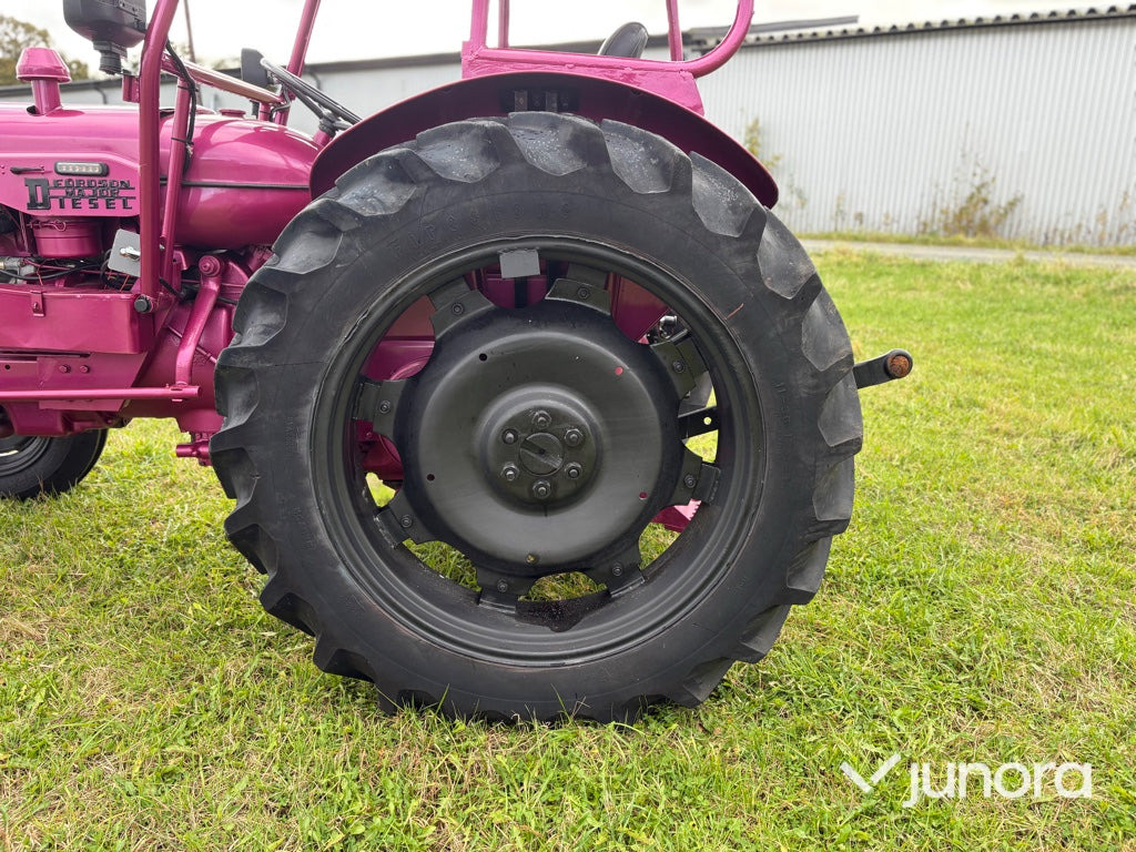 Farm tractor Traktor - Fordson Major 1955: picture 29