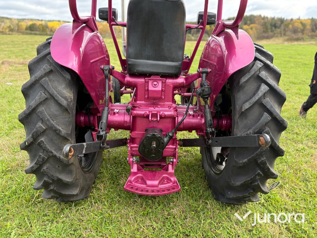 Farm tractor Traktor - Fordson Major 1955: picture 12