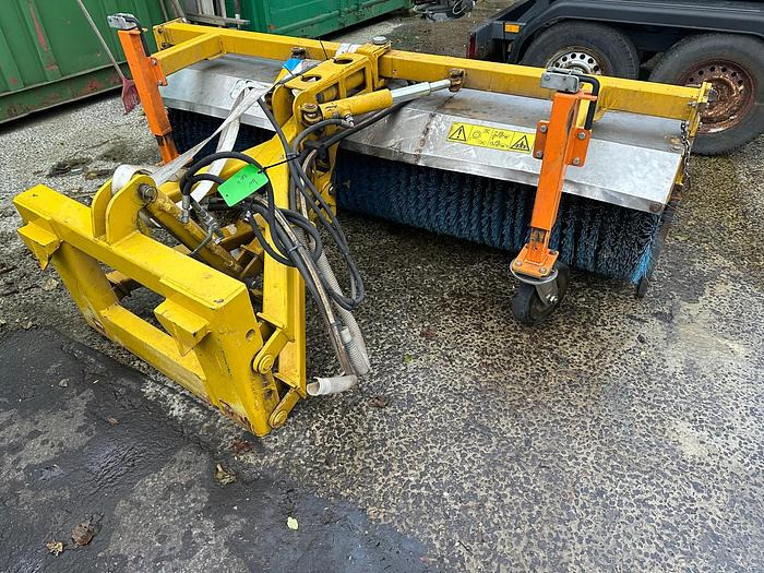 Aebi-Schmidt VKS 22-H - Broom: picture 1 Aebi-Schmidt VKS 22-H - Broom: picture 1