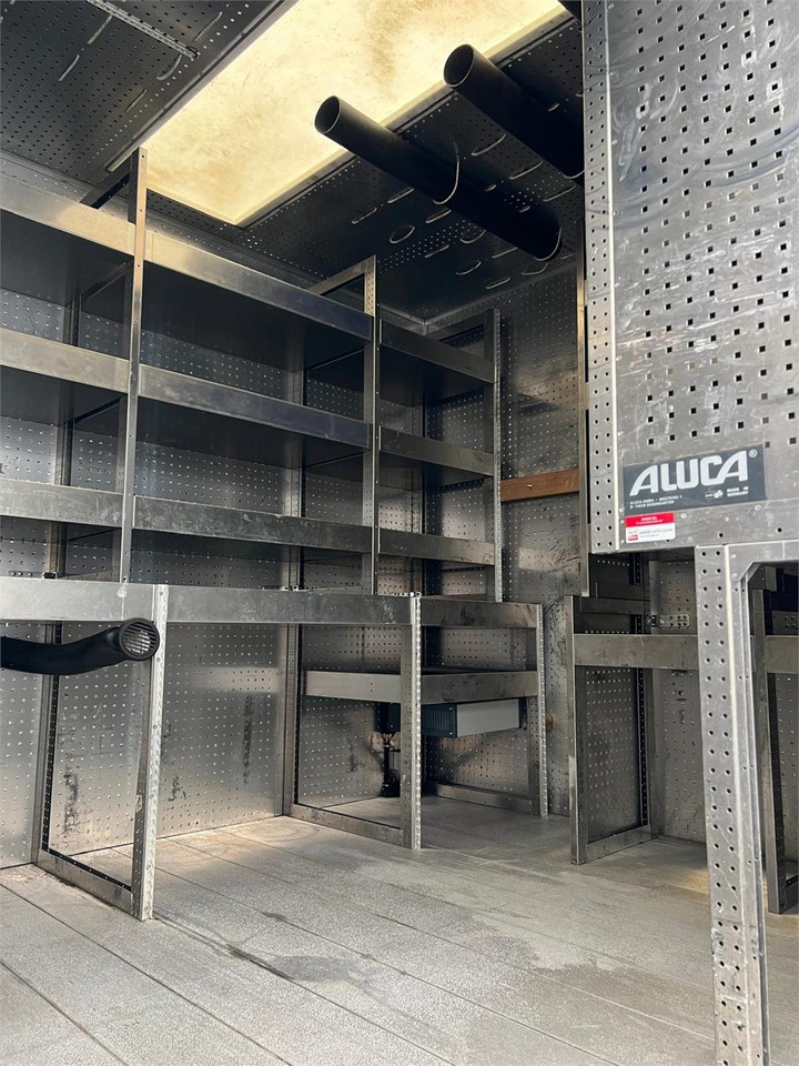 Mercedes-Benz Antos 1824 LnR - Box truck: picture 5 Mercedes-Benz Antos 1824 LnR - Box truck: picture 5