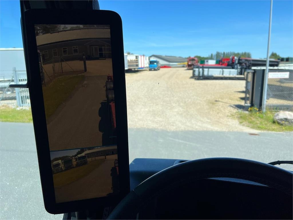 Mercedes-Benz Antos 2545 - HMF 1520K-RCkran  - Skip loader truck: picture 5 Mercedes-Benz Antos 2545 - HMF 1520K-RCkran  - Skip loader truck: picture 5