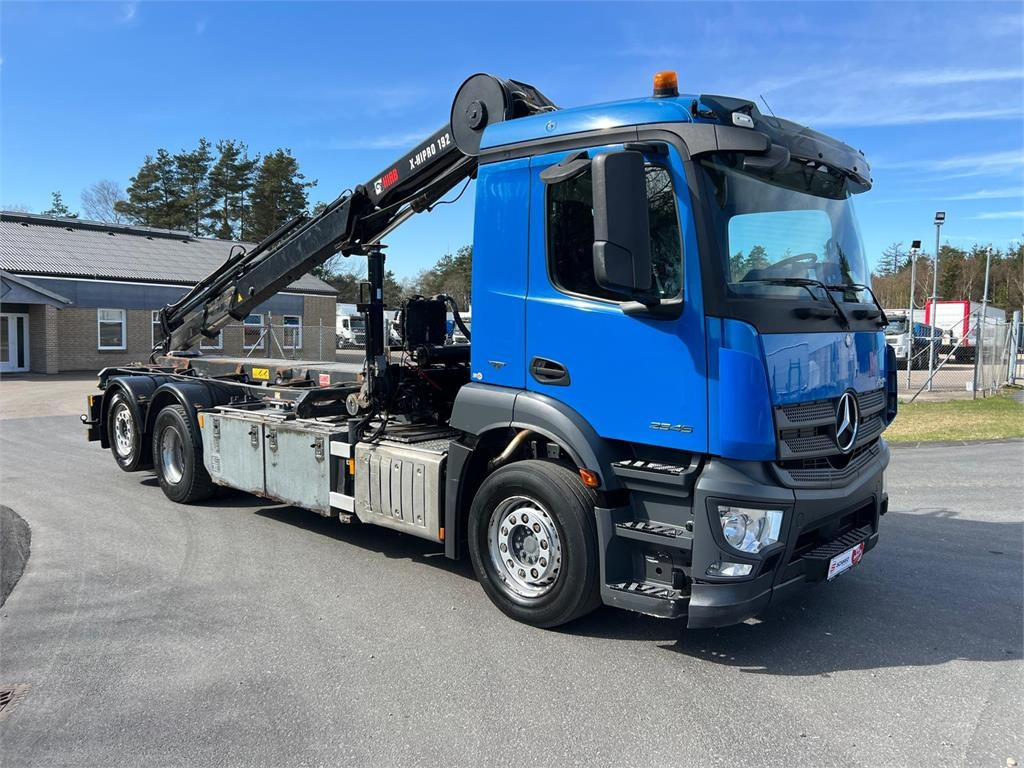 Mercedes-Benz Antos 2546 - Hiab 192 E kran - Skip loader truck: picture 3 Mercedes-Benz Antos 2546 - Hiab 192 E kran - Skip loader truck: picture 3