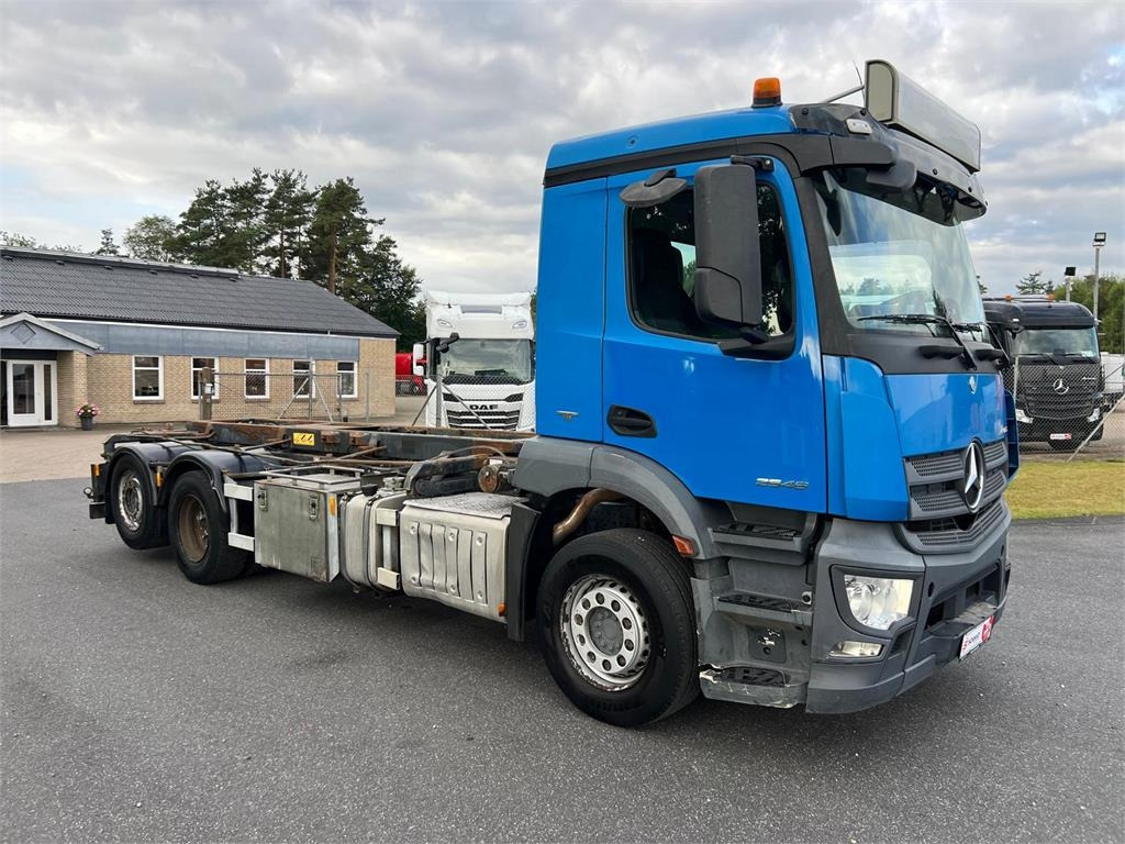 Mercedes-Benz Antos 2546 L - Skip loader truck: picture 3 Mercedes-Benz Antos 2546 L - Skip loader truck: picture 3