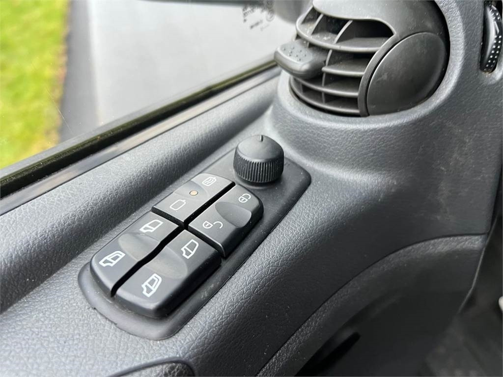Box truck Mercedes-Benz Atego 1224 LnR: picture 21