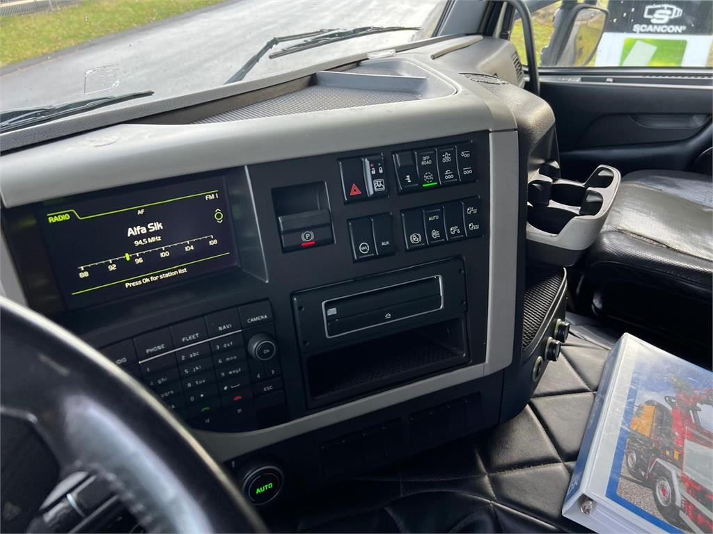 Skip loader truck Volvo FM500 8x4 - HMF 3220K6: picture 11