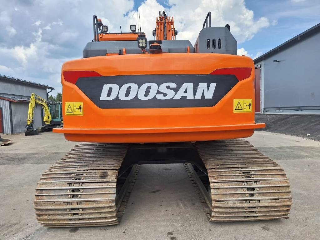 Doosan DX160LCH-5 METSÄMALLI KALLISTAJALLA - Crawler excavator: picture 3 Doosan DX160LCH-5 METSÄMALLI KALLISTAJALLA - Crawler excavator: picture 3
