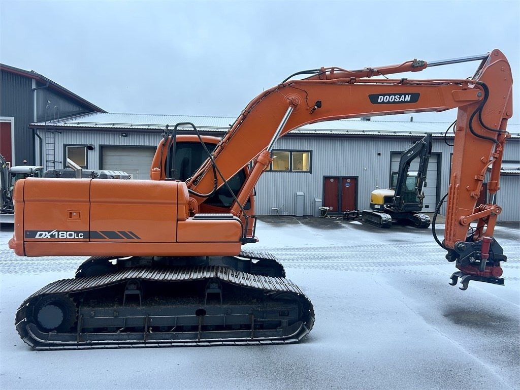 Doosan MYYTY! SOLD! DX180LCH PYÖRITTÄJÄLLÄ - Crawler excavator: picture 5 Doosan MYYTY! SOLD! DX180LCH PYÖRITTÄJÄLLÄ - Crawler excavator: picture 5