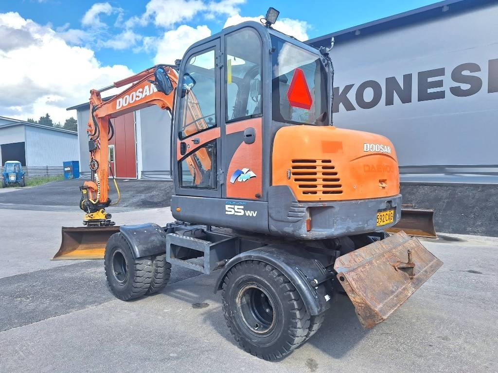 Doosan MYYTY! SOLD! S55W PYÖRITTÄJÄLLÄ - Wheel excavator: picture 2 Doosan MYYTY! SOLD! S55W PYÖRITTÄJÄLLÄ - Wheel excavator: picture 2