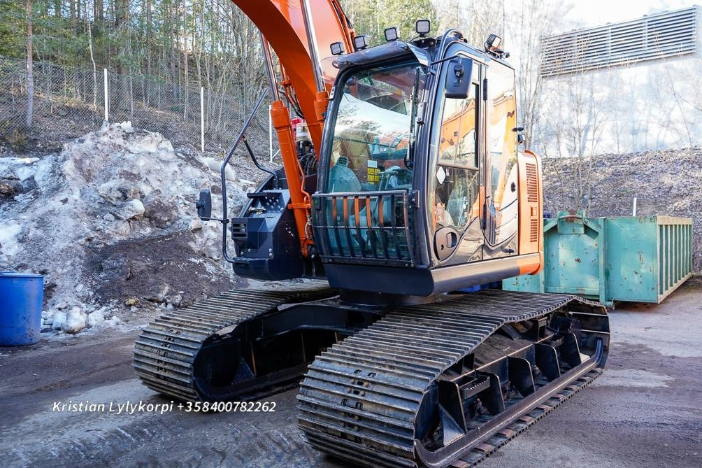 Crawler excavator Hitachi ZX135US-6 METSÄALUSTALLA: picture 38