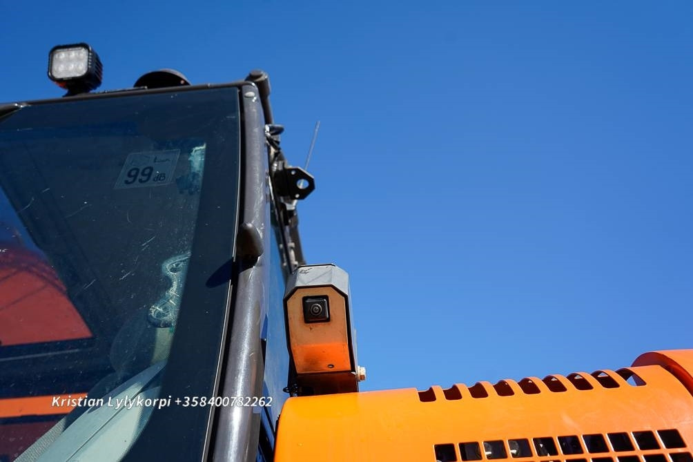 Crawler excavator Hitachi ZX135US-6 METSÄALUSTALLA: picture 24