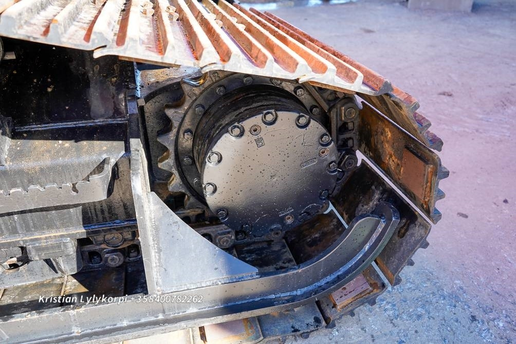 Crawler excavator Hitachi ZX135US-6 METSÄALUSTALLA: picture 16