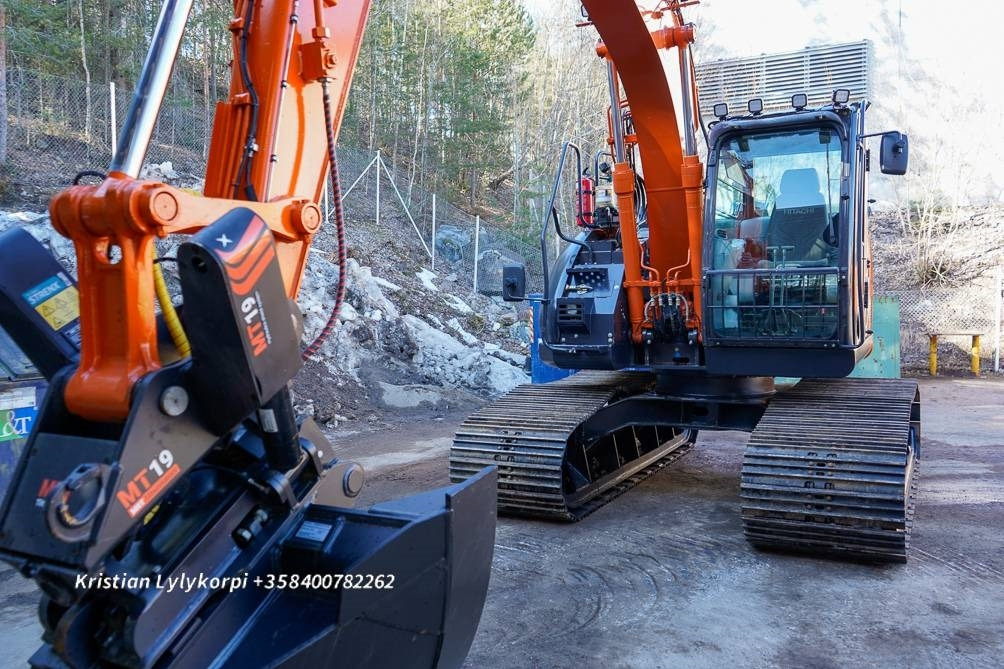 Crawler excavator Hitachi ZX135US-6 METSÄALUSTALLA: picture 37