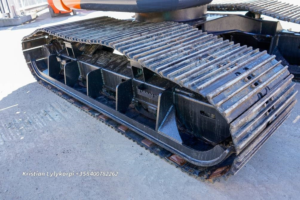 Crawler excavator Hitachi ZX135US-6 METSÄALUSTALLA: picture 9
