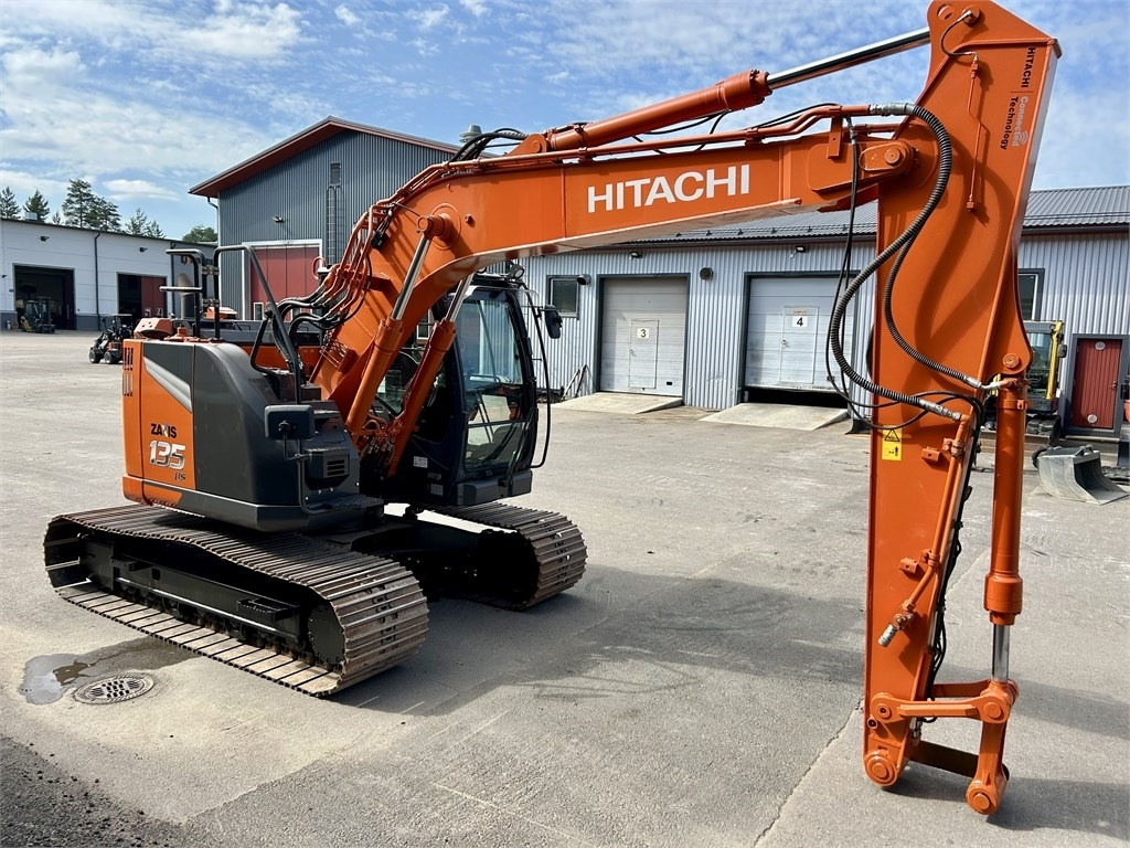 Crawler excavator Hitachi ZX135US-7: picture 6