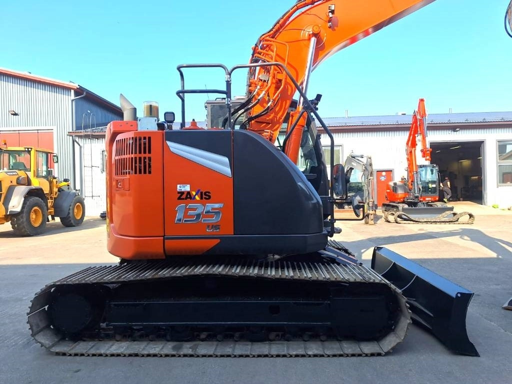 Hitachi ZX135USBL-7 PYÖRITTÄJÄ+PIHDIT - Crawler excavator: picture 5 Hitachi ZX135USBL-7 PYÖRITTÄJÄ+PIHDIT - Crawler excavator: picture 5
