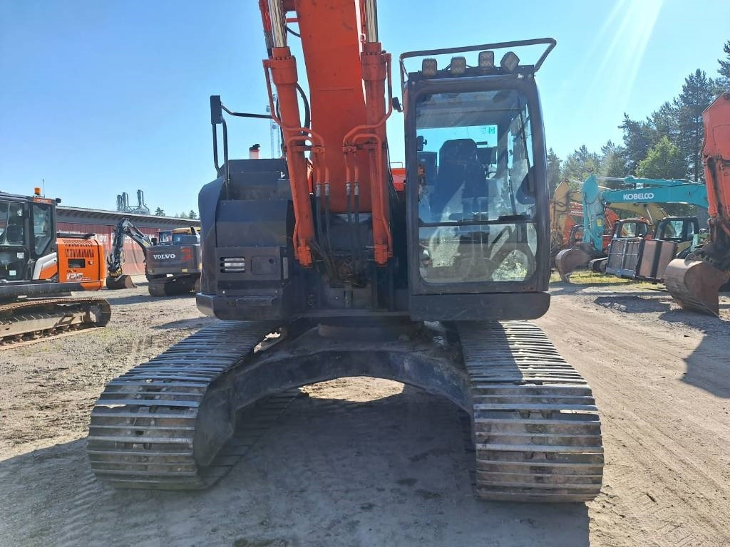 Hitachi ZX225USLC-5 - Crawler excavator: picture 4 Hitachi ZX225USLC-5 - Crawler excavator: picture 4
