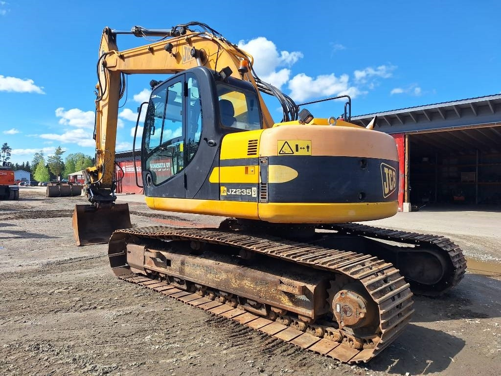 JCB JZ235LC KALLISTAJALLA  - Crawler excavator: picture 2 JCB JZ235LC KALLISTAJALLA  - Crawler excavator: picture 2